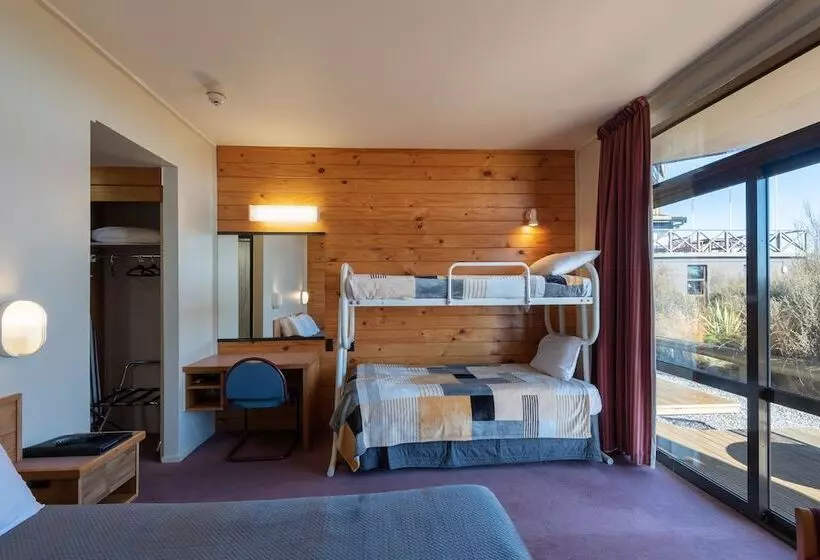 Perhehuone, Skotel Alpine Resort