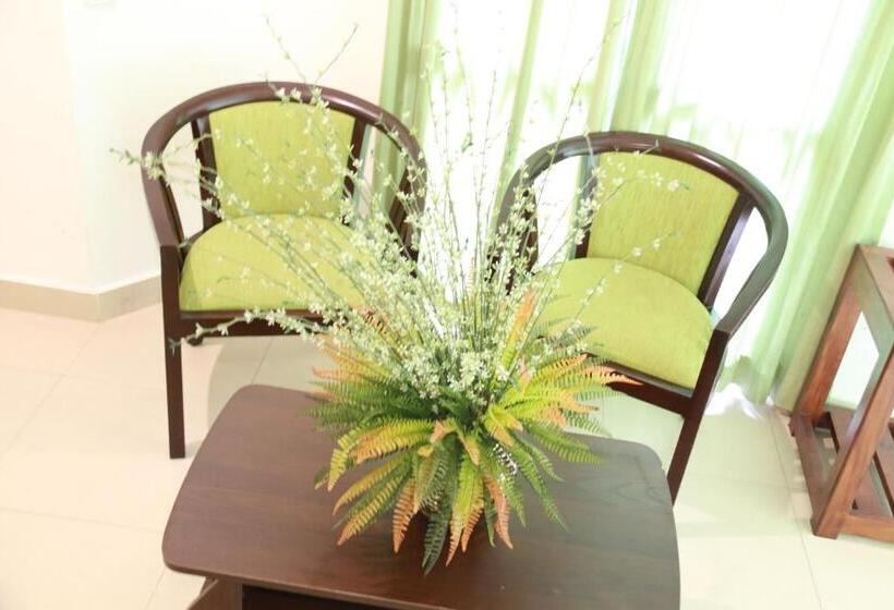 Номер Superior, Seethawaka Regency
