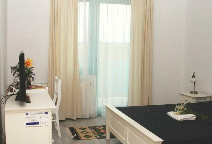 ガーデンビュースタンダードルーム, Frăgăria