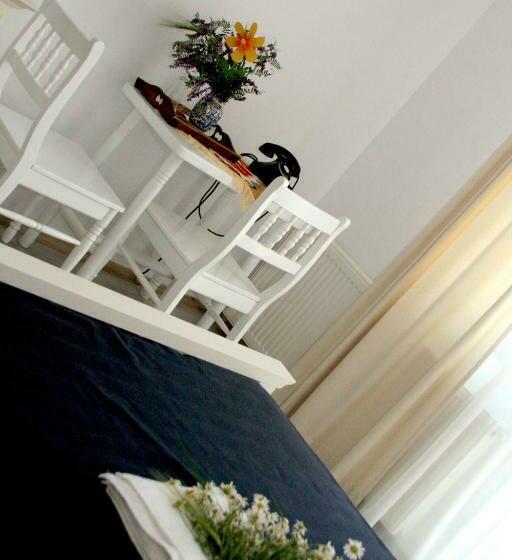 חדר סטנדרט נוף לגינה, Frăgăria