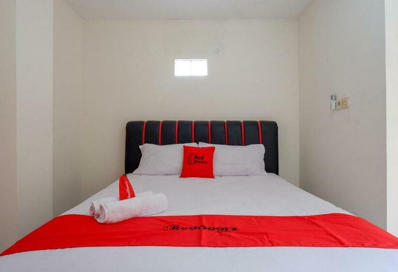 Номер Стандарт, Reddoorz Syariah Near Gor Satria 4