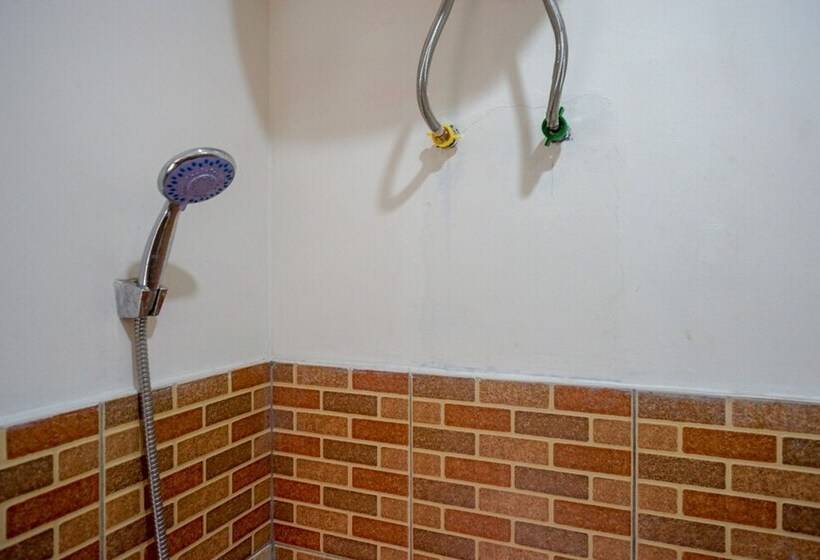 Номер Стандарт, Reddoorz Syariah Near Gor Satria 4