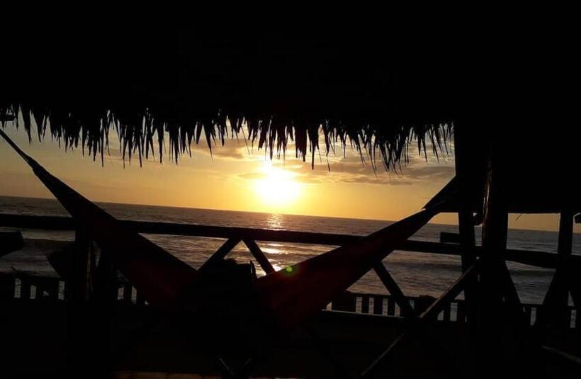 Четырехместный Номер Стандарт Вид на Море, Hostal Mirada Al Mar