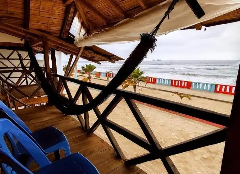 景色の見えるスタンダード４人部屋, Hostal Mirada Al Mar
