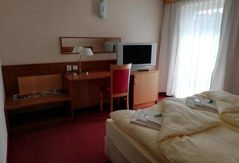 Трехместный Номер Комфорт, Penzión Kovox