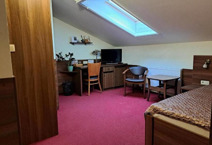Номер Стандарт Трехместный, Penzion Kozak B&b