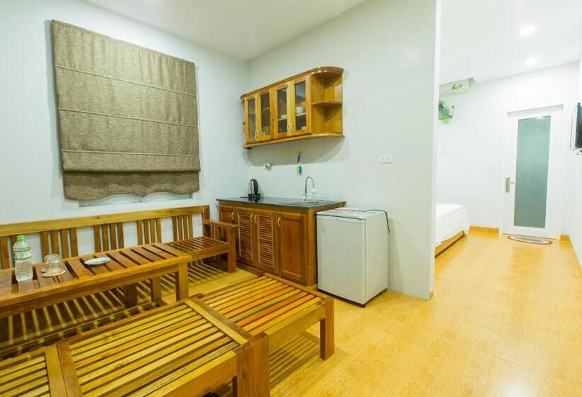 خانه یا کلبه ی ییلاقی با نمای استخر, Gecko House
