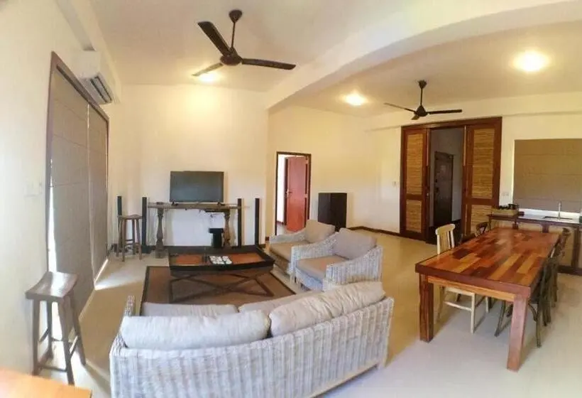 سوییت خانوادگی, Iddamal Apartments