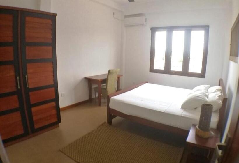 １ベッドルームペントハウスアパート, Iddamal Apartments