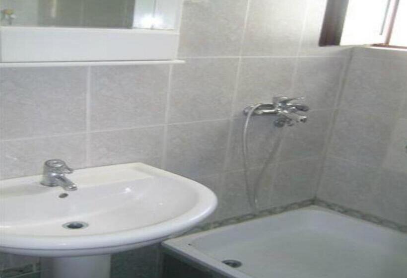 اتاق استاندارد سه تخته با بالکن, Rooms Kuljic