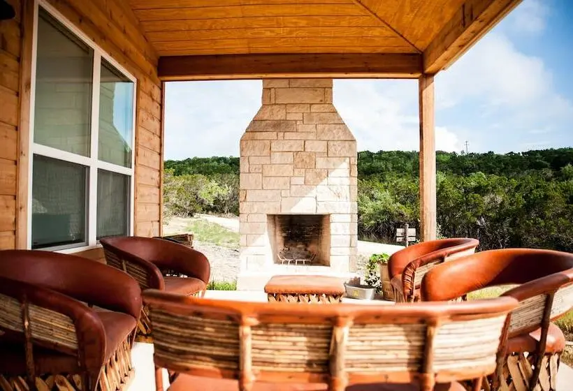 2ベッドルームハウス, Hill Country Casitas