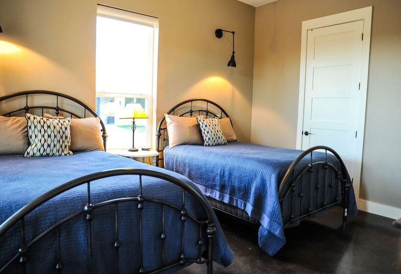 침실 2개 주택, Hill Country Casitas