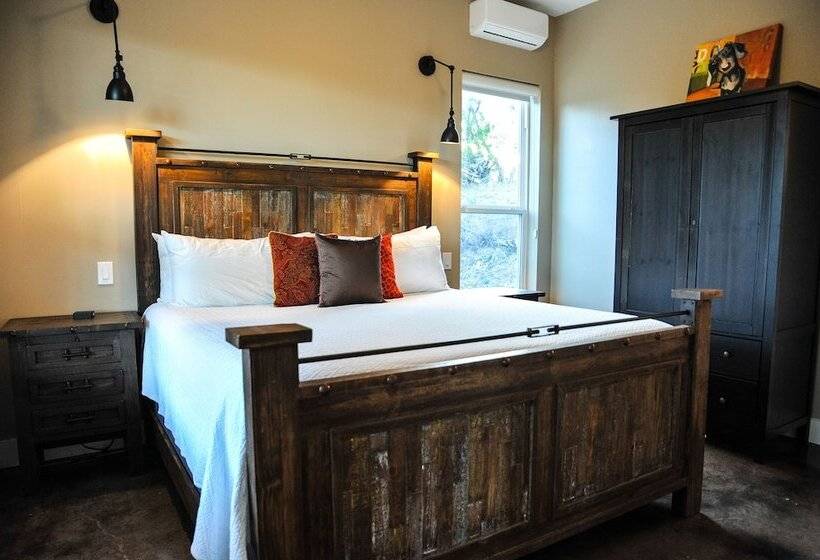 침실 2개 주택, Hill Country Casitas