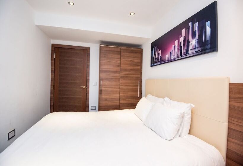 סוויטה דלוקס, Livin  Serviced Apartments