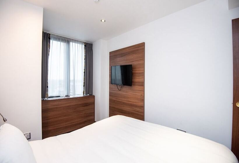 סוויטה דלוקס, Livin  Serviced Apartments