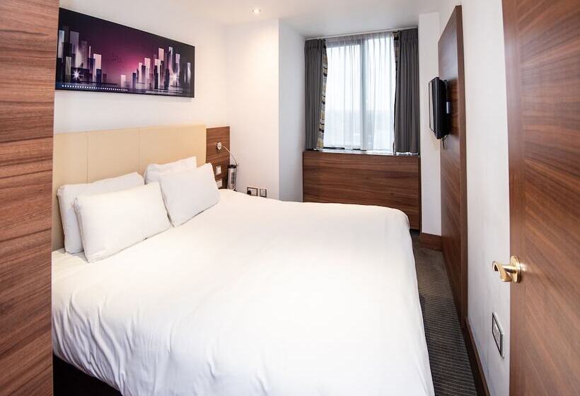 סוויטה דלוקס, Livin  Serviced Apartments