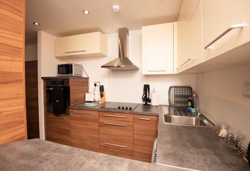Апартаменты Deluxe 1 Спальня, Livin  Serviced Apartments