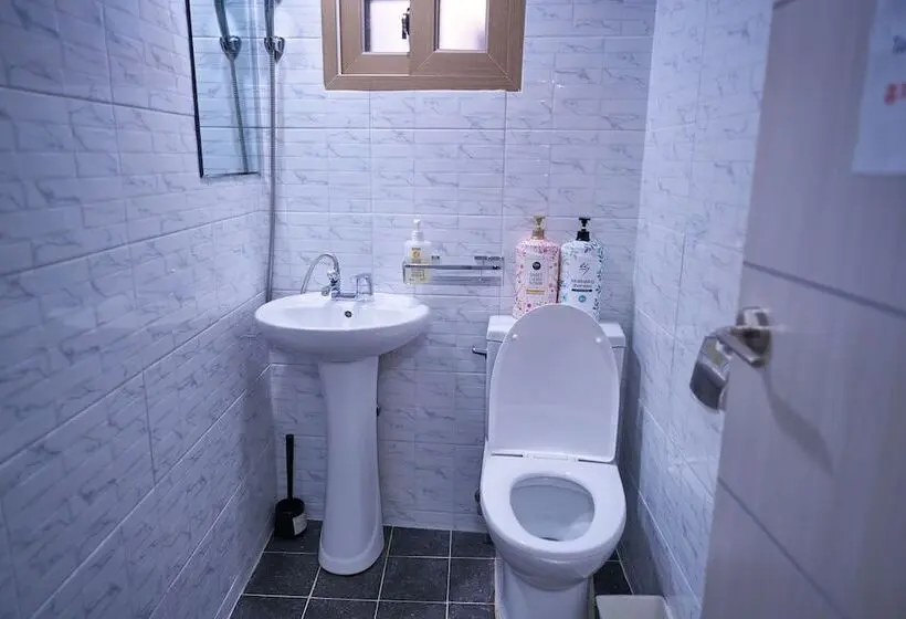 اتاق استاندارد سه نفره, Seoul Station R Guesthouse