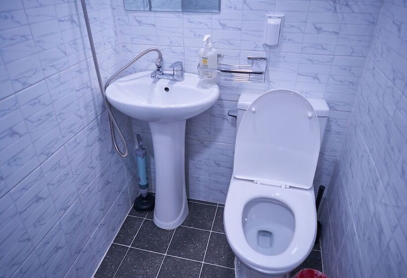 חדר סטנדרט לשלושה, Seoul Station R Guesthouse