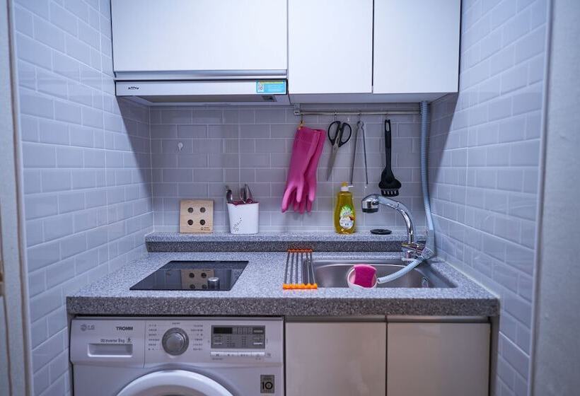 חדר סטנדרט לשלושה, Seoul Station R Guesthouse