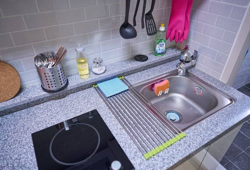 חדר סטנדרט לשלושה, Seoul Station R Guesthouse