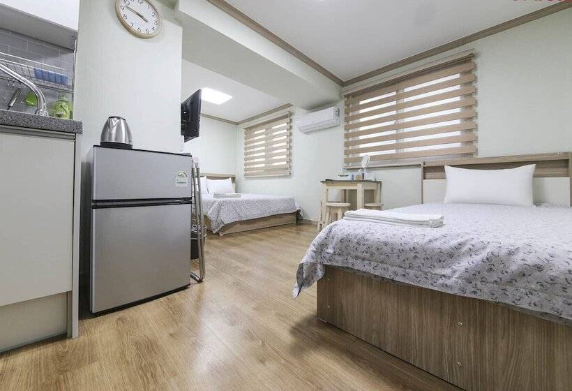 חדר סטנדרט לשלושה, Seoul Station R Guesthouse