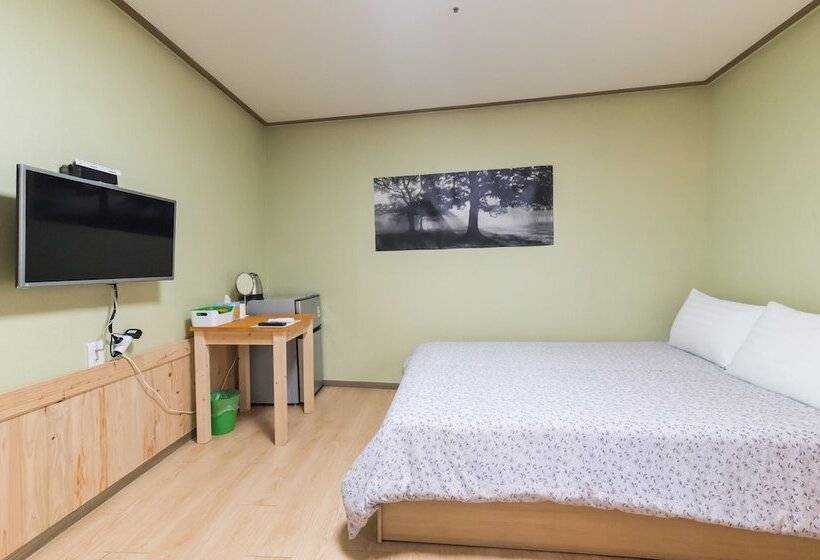 חדר סטנדרט לשלושה, Seoul Station R Guesthouse