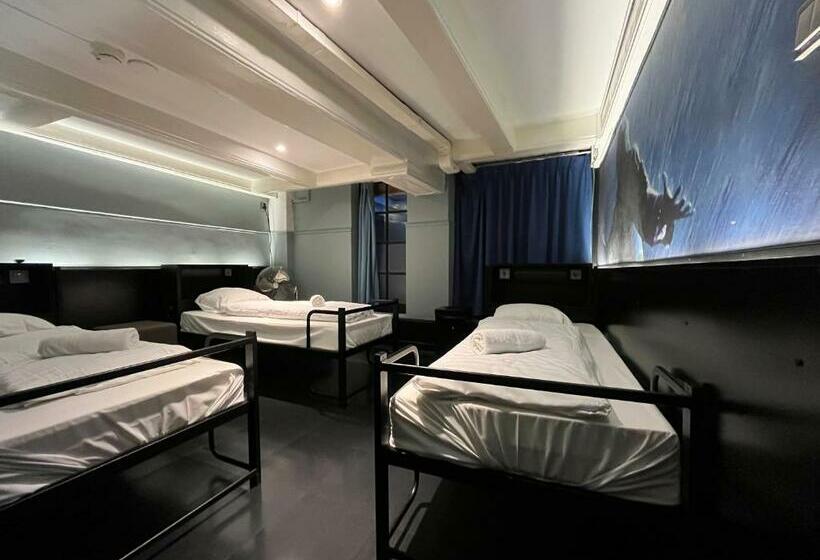 اتاق استاندارد سه نفره, Heart Of Amsterdam Hostel