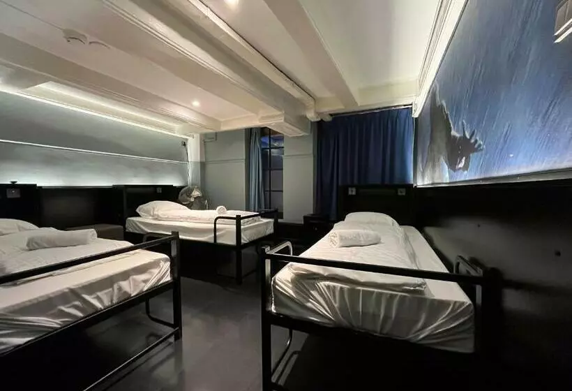 اتاق استاندارد سه نفره, Heart Of Amsterdam Hostel