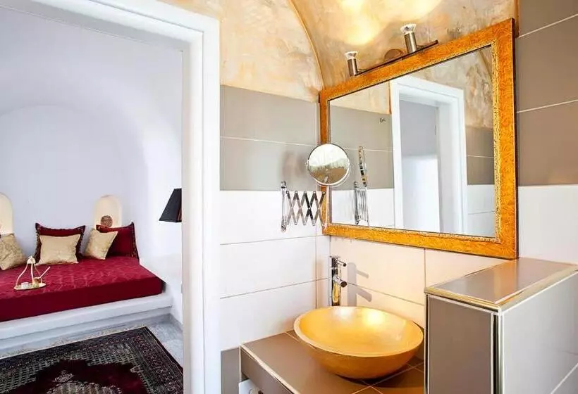 سوئیت با چشم‌انداز, Asteras Villas