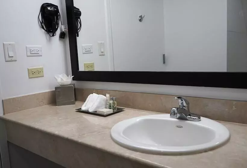 اتاق لوکس, Costa Bahia Hotel & Convention Center