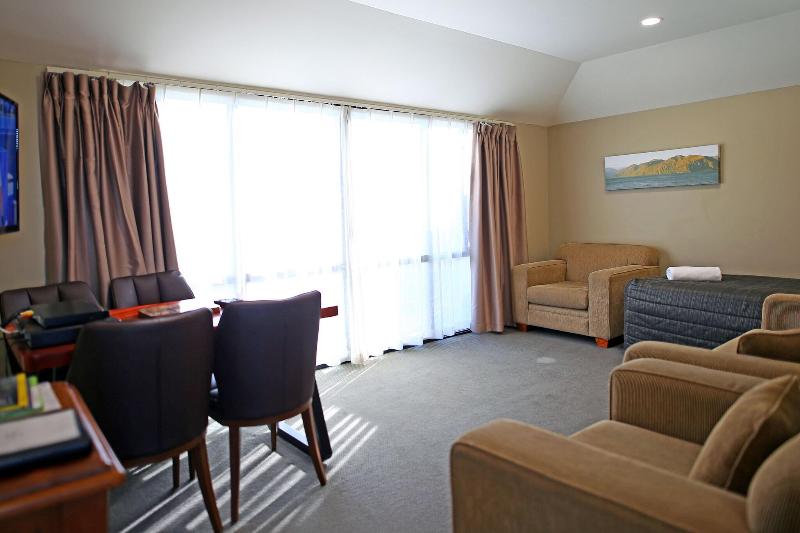 اتاق اجرایی, Adana Hiltonsa