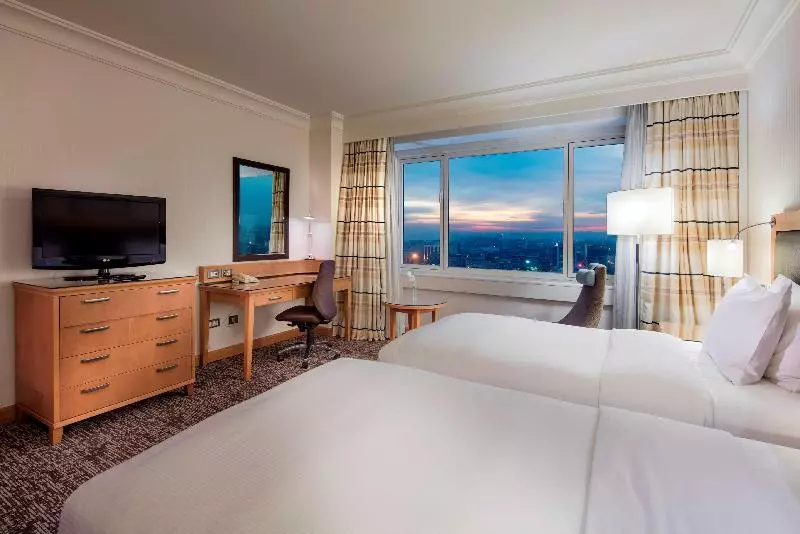اتاق استاندارد با چشم‌انداز شهر, Adana Hiltonsa