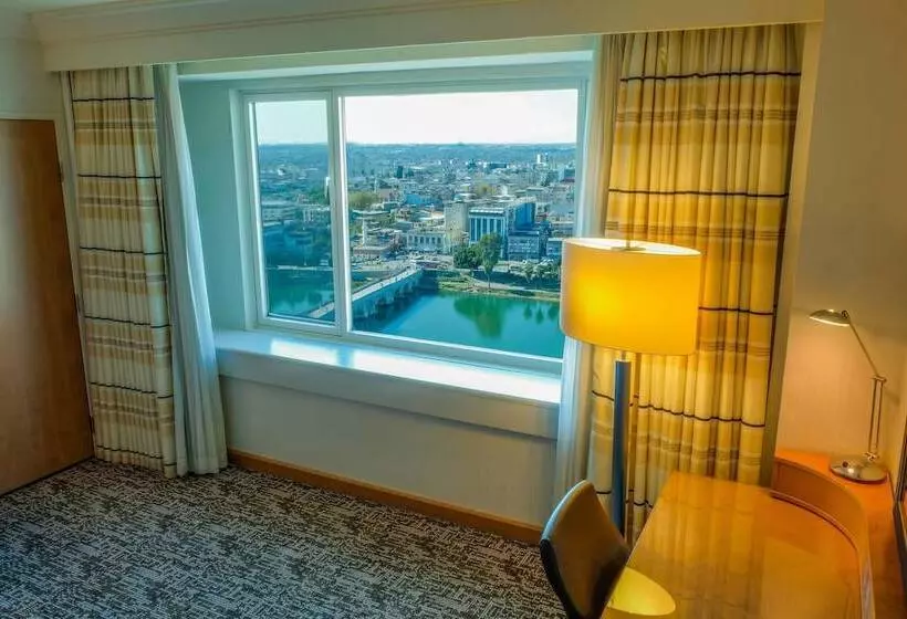 اتاق استاندارد با تخت دوبل, Adana Hiltonsa