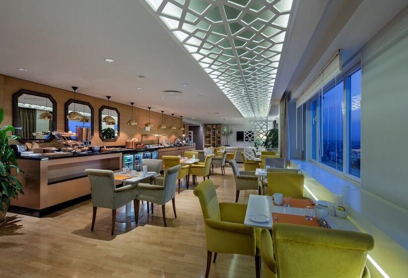 اتاق اجرایی, Adana Hiltonsa