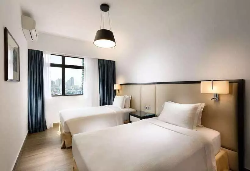 اتاق استاندارد با تخت بزرگ, Adana Hiltonsa