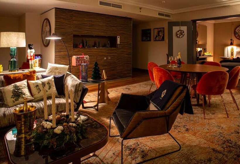 اتاق اجرایی با تخت بزرگ, Adana Hiltonsa