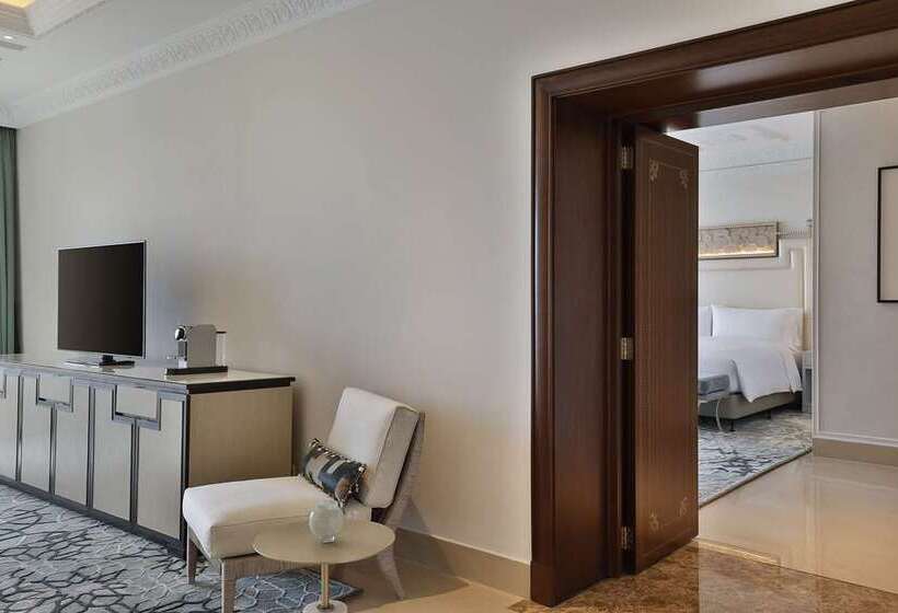 اتاق استاندارد با چشم‌انداز رودخانه, Adana Hiltonsa