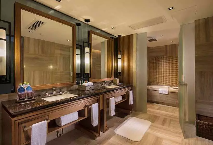اتاق استاندارد با چشم‌انداز رودخانه, Adana Hiltonsa