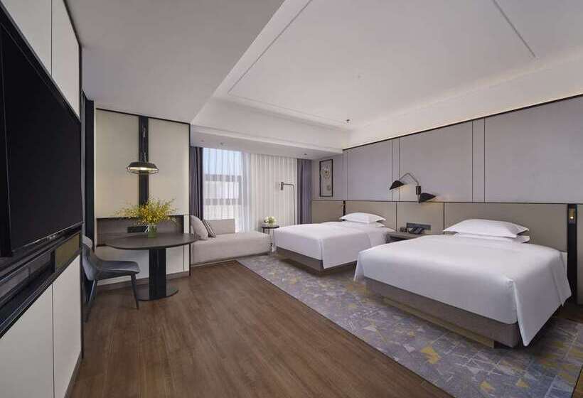 اتاق اجرایی, Adana Hiltonsa