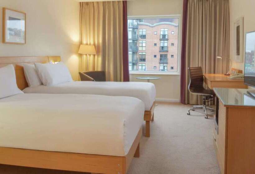 اتاق اجرایی, Adana Hiltonsa