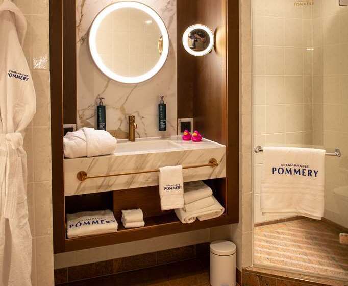 اتاق اجرایی با تخت بزرگ, Adana Hiltonsa