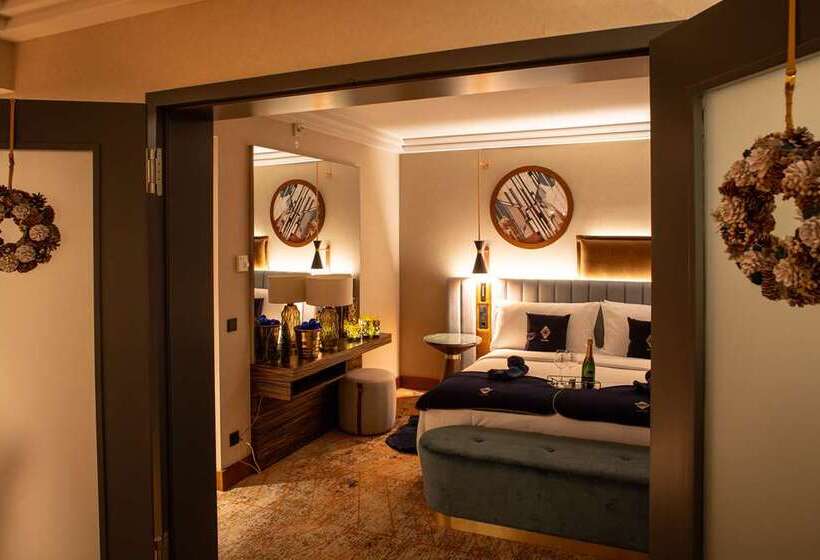 اتاق اجرایی با تخت بزرگ, Adana Hiltonsa