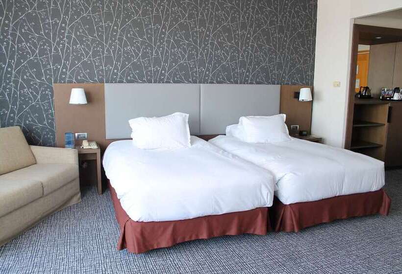 اتاق اجرایی, Adana Hiltonsa