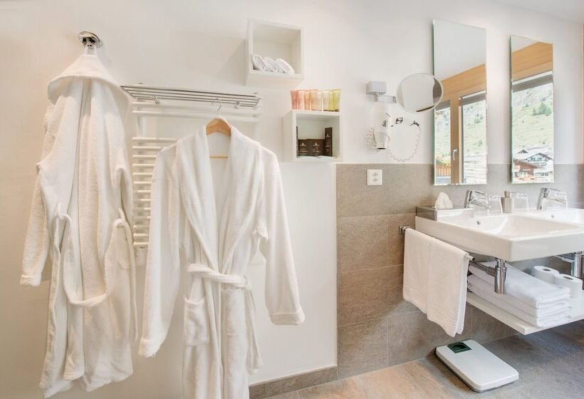 اتاق استاندارد در طبقه همکف, Aristella Swissflair