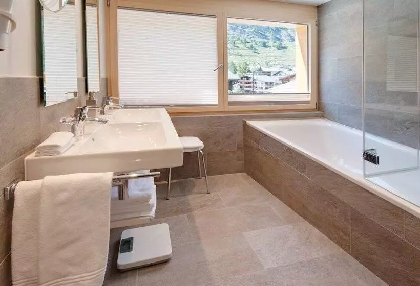 اتاق استاندارد سه نفره, Aristella Swissflair