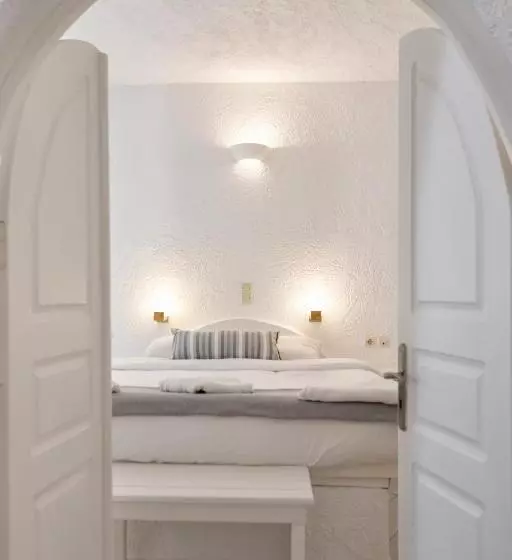 ファミリールーム, Artemis Suites