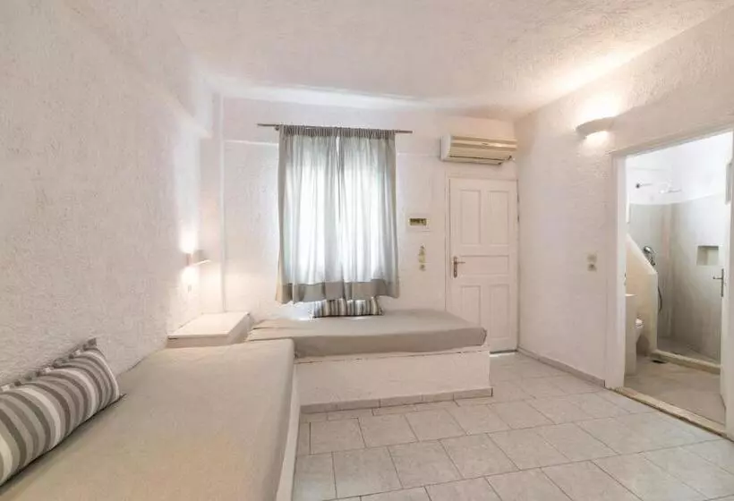 ファミリールーム, Artemis Suites