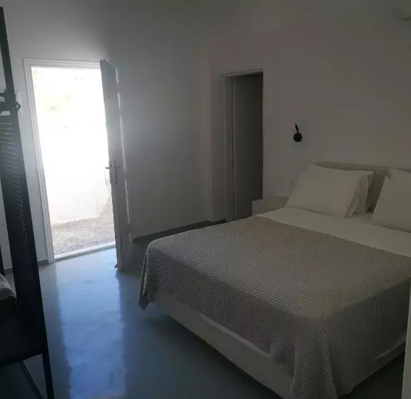 ２ベッドスイートルーム, Artemis Suites