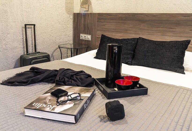 اتاق استاندارد یک نفره, The Brothers Karamazov